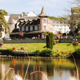 La Potinière Du Lac Appartements, hotell i Bagnoles de l'Orne