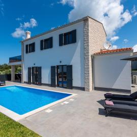 Villa Molinari, hotel u gradu Fuškulin