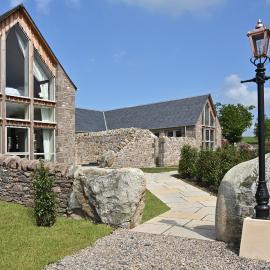 Falcon Steading, hotel a Buchanty