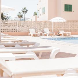 Hotel Golf Beach、サンタ・ポンサのホテル
