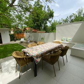 Bánhiday H31 Beach house, hotel in Balatonakarattya