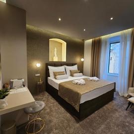 MA PE Luxury Rooms, hotel in Split
