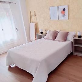 Casa Lola - Con 2 terrazas, ideal para desconectar: Requena'da bir otel
