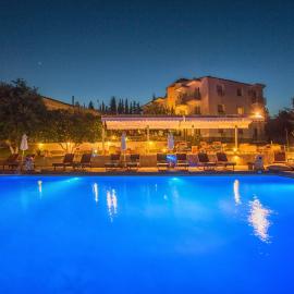 Tselikas Hotel, מלון בקוזאני