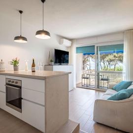Sunset Serenity Loft di design con vista mare, hotel di Follonica