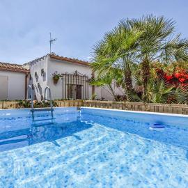 Nice Home In Córdoba With Wifi