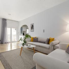 53 Central Luxury Apartment Kalamaria Thessaloniki, hotel i Thessaloniki