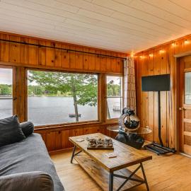 Hale Rustic Retreat on Long Lake Near Boat Launch!, Hotel in Hale