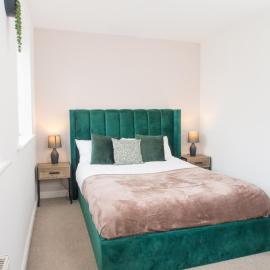 Emerald House - Comfortable Home for 5 - Private Garden - Free Parking