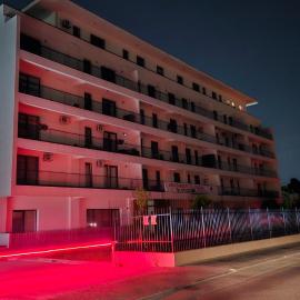 Luxury 2 bed apartment by Albert