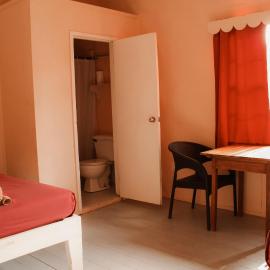 Tropical Paradise Express, hotell i Caye Caulker