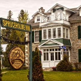 Spruceholme Inn, hotel v mestu Fort Coulonge