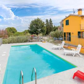 Awesome Apartment In Casalguidi Pt, hotel sa Cantagrillo