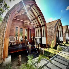 Damai Bungalows，Maluk的飯店