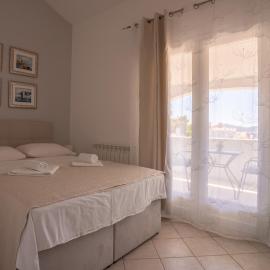 Apartments & Rooms Petra