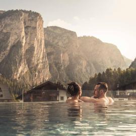 Hotel Continental Dolomites, hotel a Selva di Val Gardena