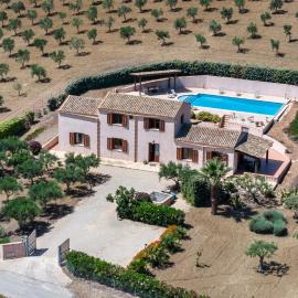 Villa sui Colli Ericini con Piscina by Wonderful Italy, hotel in Erice
