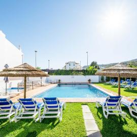 Oasis Beach Apartments, hotel a Luz