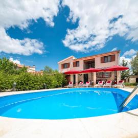Gorgeous Home In Lisicic