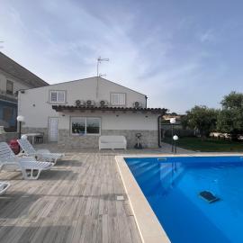 Debel house, hotel in Marina di Ragusa