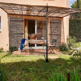 Les Merles : joli studio dans la campagne Aixoise.
