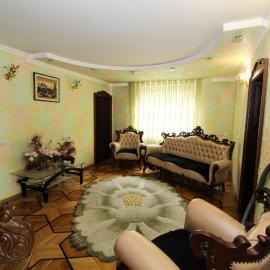Кімнати в будинку"Змерега", hotel in Solotvyno