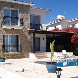 Hillside Villa with Sea Views, hotell i Kyrenia