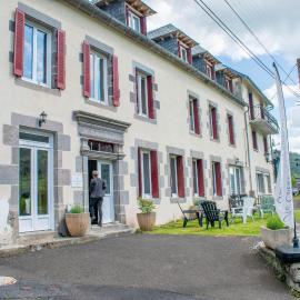 Au coeur du Volcantal, Hotel in Laveissière