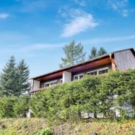 3 Bedroom Lovely Home In Schnett, hotel in Schnett