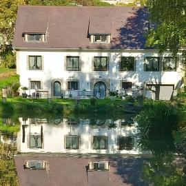 Gite au Reflet d'Auvers، فندق في أوفيرس سور واز