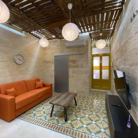 Cosy Cupid's Hideout Private Hot Tub BBQ 4kmAirport