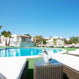 Residencial Bogamarí, hotel i Bahia de Sant Antoni