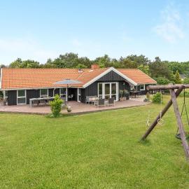 Cozy Home In Oksbøl With Sauna, hotel v destinaci Oxbøl