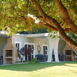 Lodge Azure, hotel in Port Edward