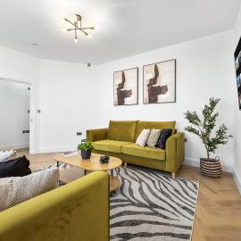 Ground Floor Flat I Sleeps 8 I With Parking