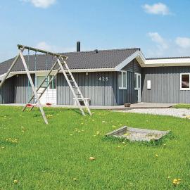 Holiday Home Pøt Strandby X