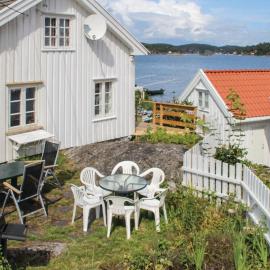 Amazing Home In Staubø With Wifi