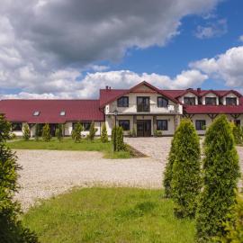 Folwark Księżnej Anny, отель в городе Семятыче