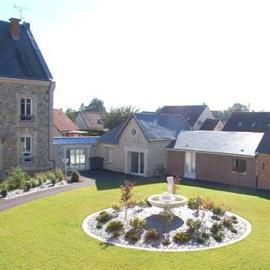 Logis Hotel & restaurant Le Relais De Fleurette, hotel u gradu Pontavert
