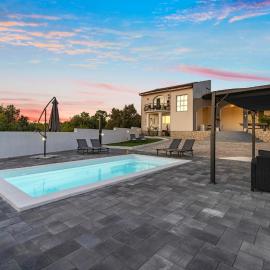 Stunning Home In Primosten