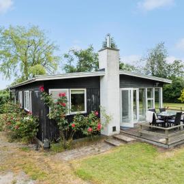 3 Bedroom Cozy Home In Juelsminde, hotel in Sønderby