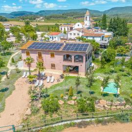 Cozy Home In Guardiola De Fontrubí With Sauna, hotel u gradu 'La Guardiola'