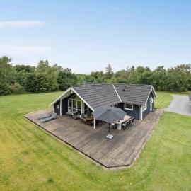 3 Bedroom Cozy Home In Højslev, hotel en Højslev