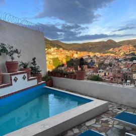 Casa del Alba - A Magical and Private Downtown Oasis!