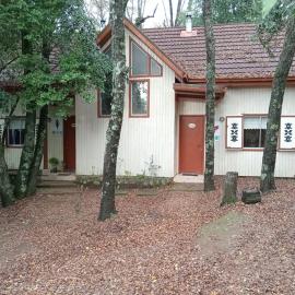 Cabañas La Leona, hotel sa Vilches