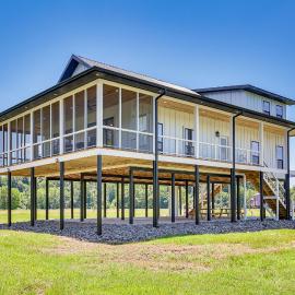 Riverfront Murfreesboro Cabin w/ Fire Pit, hotel sa Nashville