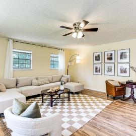 Spacious Yard! Family-Friendly Huntsville Home, hotel in Huntsville