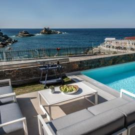 Made By The Sea Villa 1, hotel di Ligaria