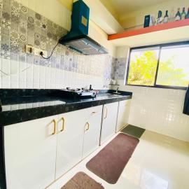 2bhk by the beach, hotel in Morjim
