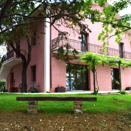 Agriturismo Il Colle Del Contadino, hotel di Castelraimondo